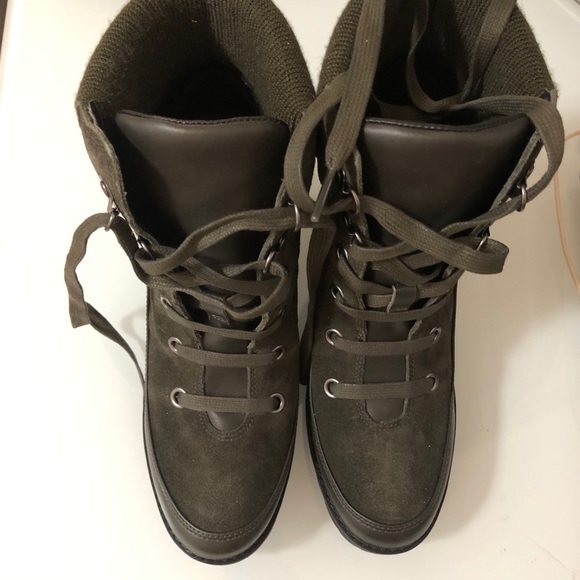 NWT UGG Redwood Boots - Picture 3 of 8